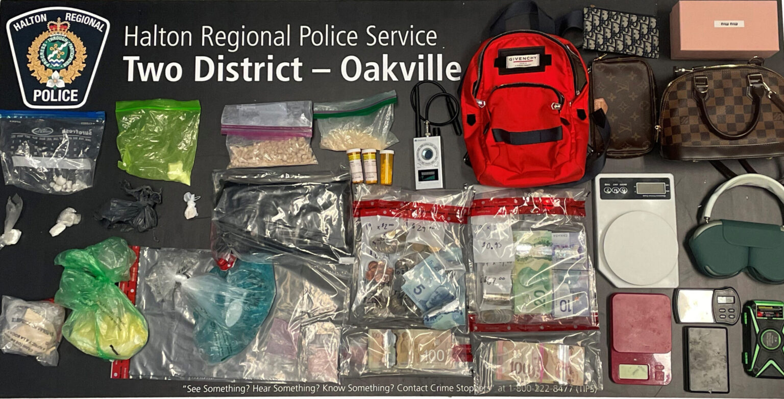 Brutalne włamanie w Oakville. Policja przejęła broń i narkotyki