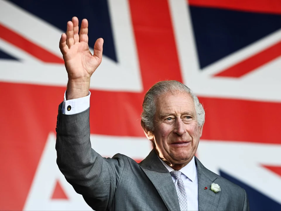 Karol III rozważa abdykację. William może objąć tron w ciągu roku