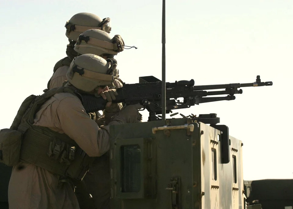 Strzały przed konsulatem USA w Karaczi. 10 zabitych