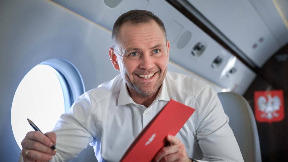 Nawrocki podpisał ustawy. Będzie tańsze paliwo