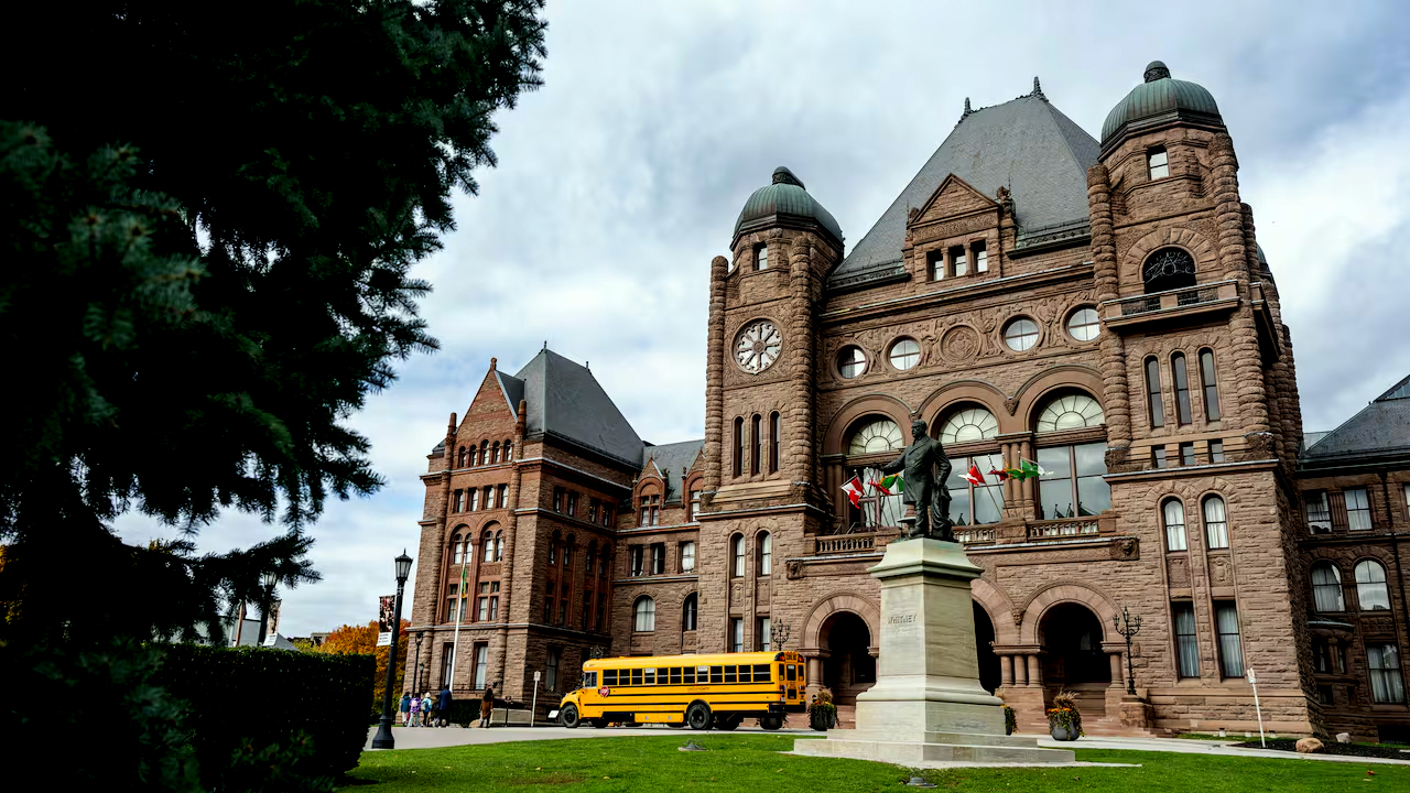 Kto zarabia najwięcej w Ontario? Nowa Sunshine List