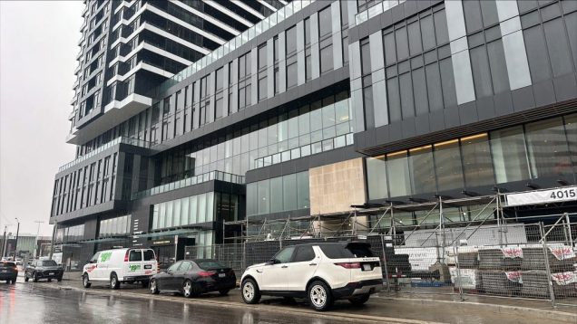 Mississauga — dziecko zmarło po upadku z balkonu