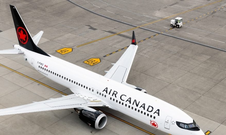 Air Canada musi wypłacić pensje pilotom, którzy odmówili szczepionki na COVID ze względu na przekonania religijne