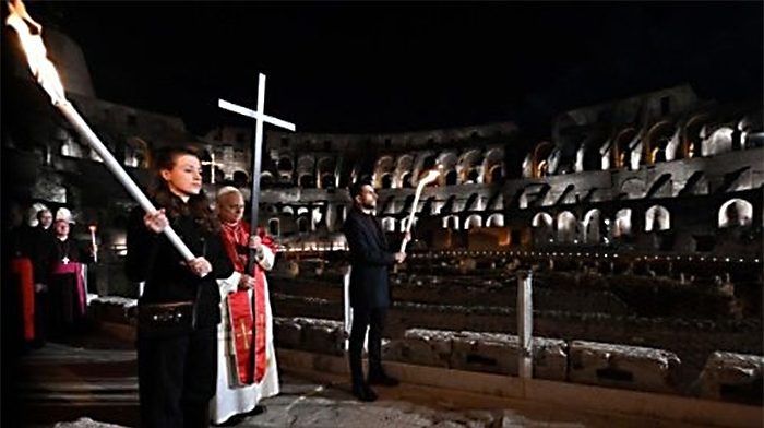 Leon XIV poprowadził Drogę Krzyżową w Koloseum. Mocne słowa o władzy i odpowiedzialności