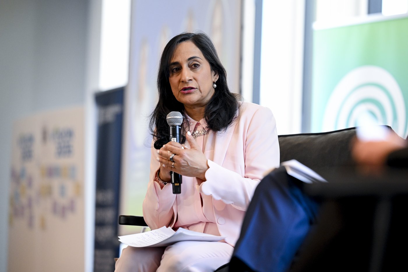 Rząd Carneya krytykowany za ograniczanie pomocy zagranicznej