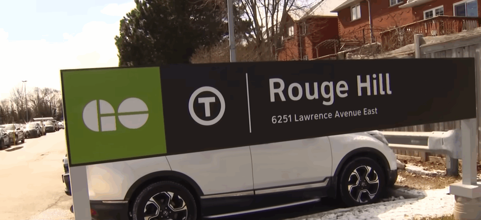 Fala kradzieży aut przy stacji Rouge Hill GO