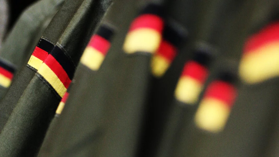 Niemcy – wyjazd za granicę pod kontrolą armii