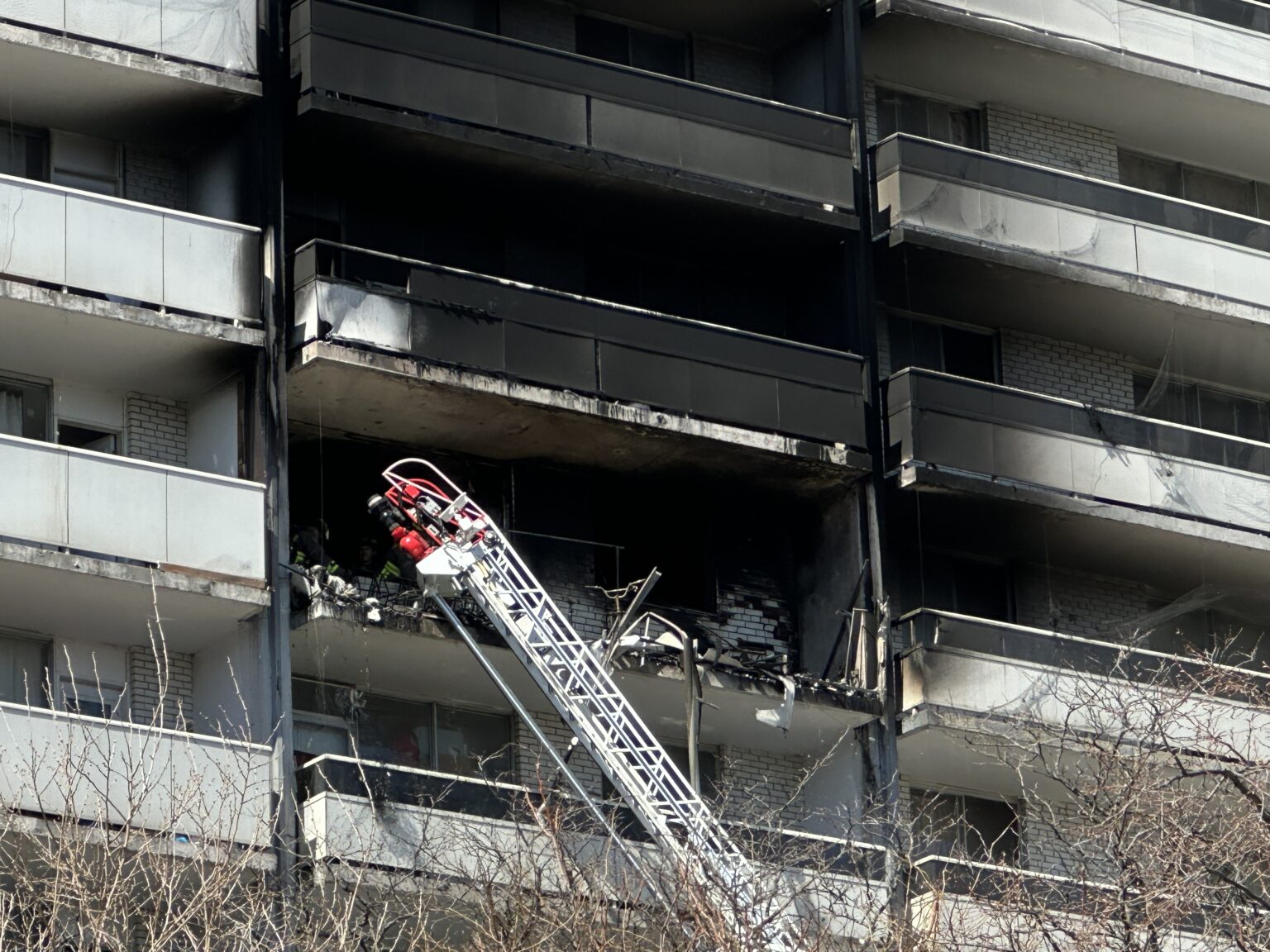 Pożar w wieżowcu możliwy z powodu baterii litowo-jonowych