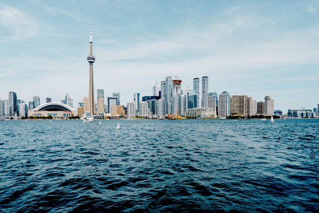 Rejs zamiast korków. Toronto testuje wodną komunikację