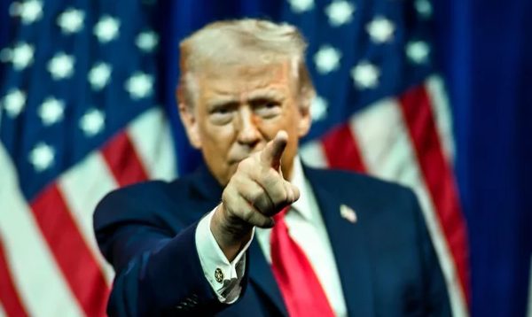 Trump zapowieda podniesienie ceł na samochody Unii Europejskiej do 25 procent