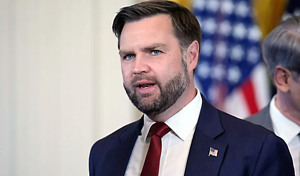 Vance ostrzega irańskich negocjatorów: „Nie pozwolimy się rozgrywać”