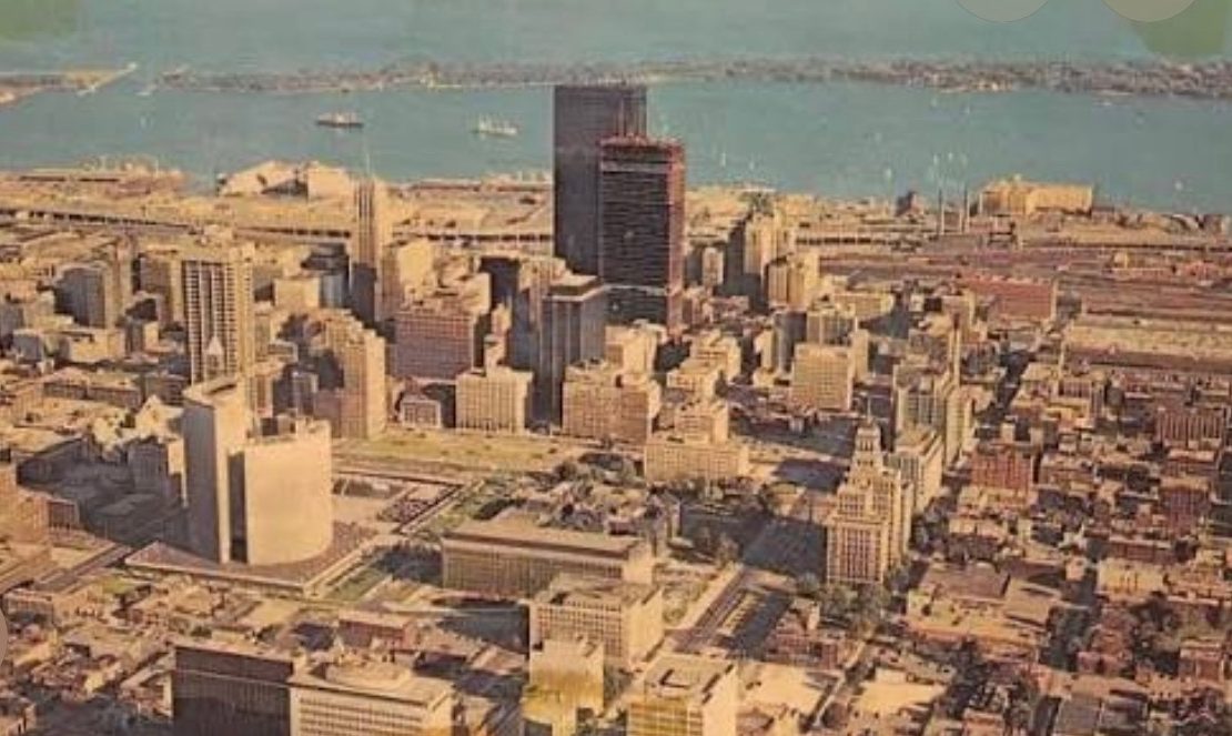 Cygaro w kinie, whisky za zasłoną i kobiety osobnym wejściem