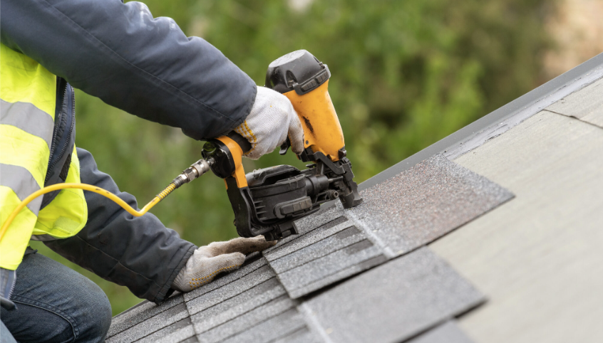 Nowe oszustwo – wymuszanie naprawy dachów i rzekomy Interpol