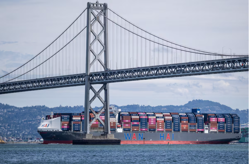 Administracja Trumpa zaczyna zwracać 166 miliardów dolarów niesłusznie pobranych ceł