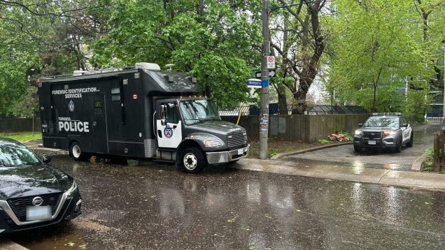 Martwe ciało znaleziono w garażu parkingowym