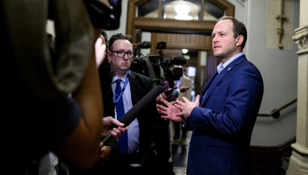 Minimalna porażka liberała. Spór o wynik głosowania