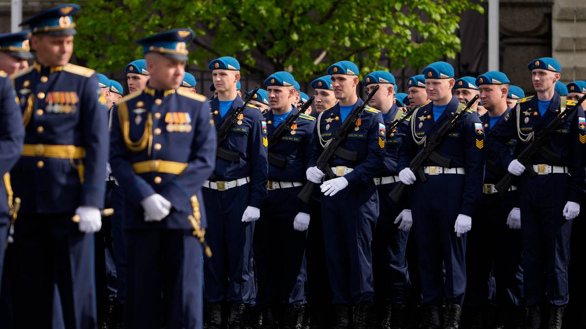 Skromniutka parada w Moskwie. Putin o „nieuchronnym zwycięstwie”