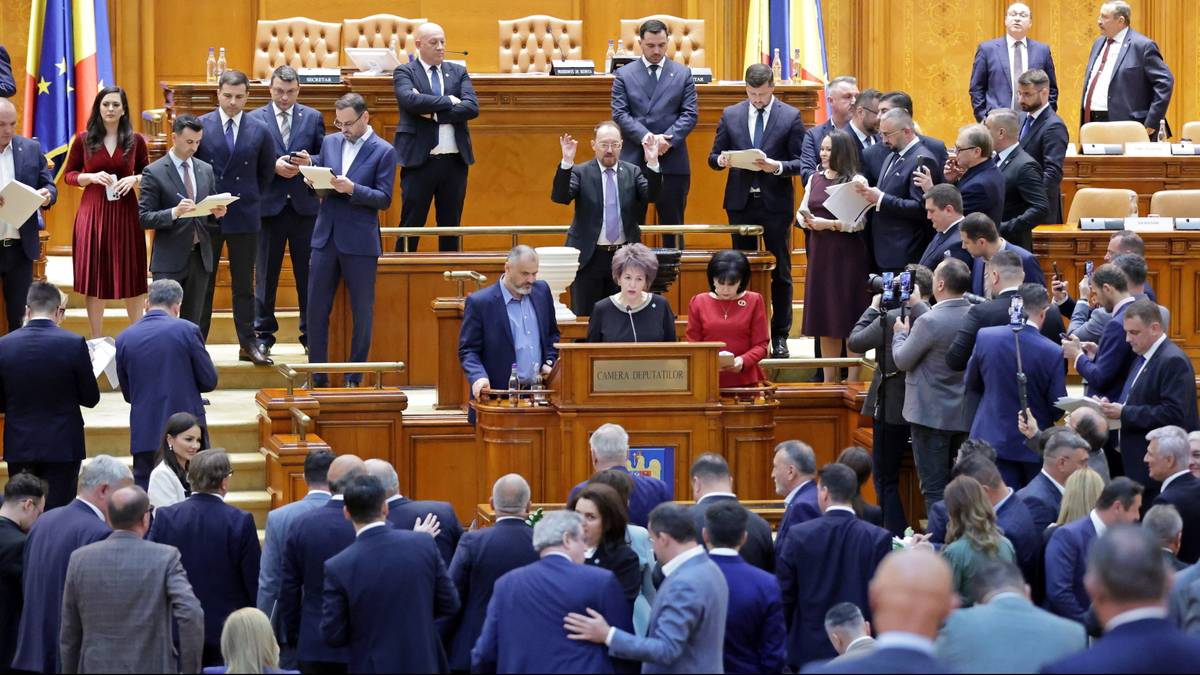 Rząd Rumunii z premierem Ilie Bolojanem odwołany przez parlament