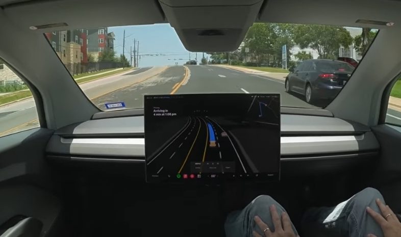 Tesla bez kierownicy i pedałów wyjechała na drogi Australii