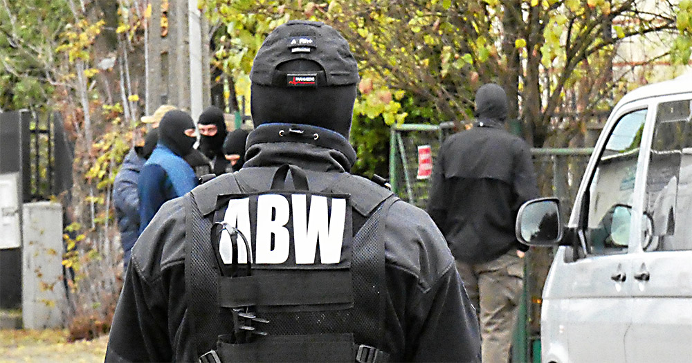 Wpadł tuż przed emeryturą. Zarzuty szpiegostwa dla pracownika zbrojeniówki