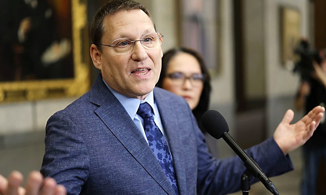 Przewaga Liberałów maleje, NDP odzyskuje wyborców