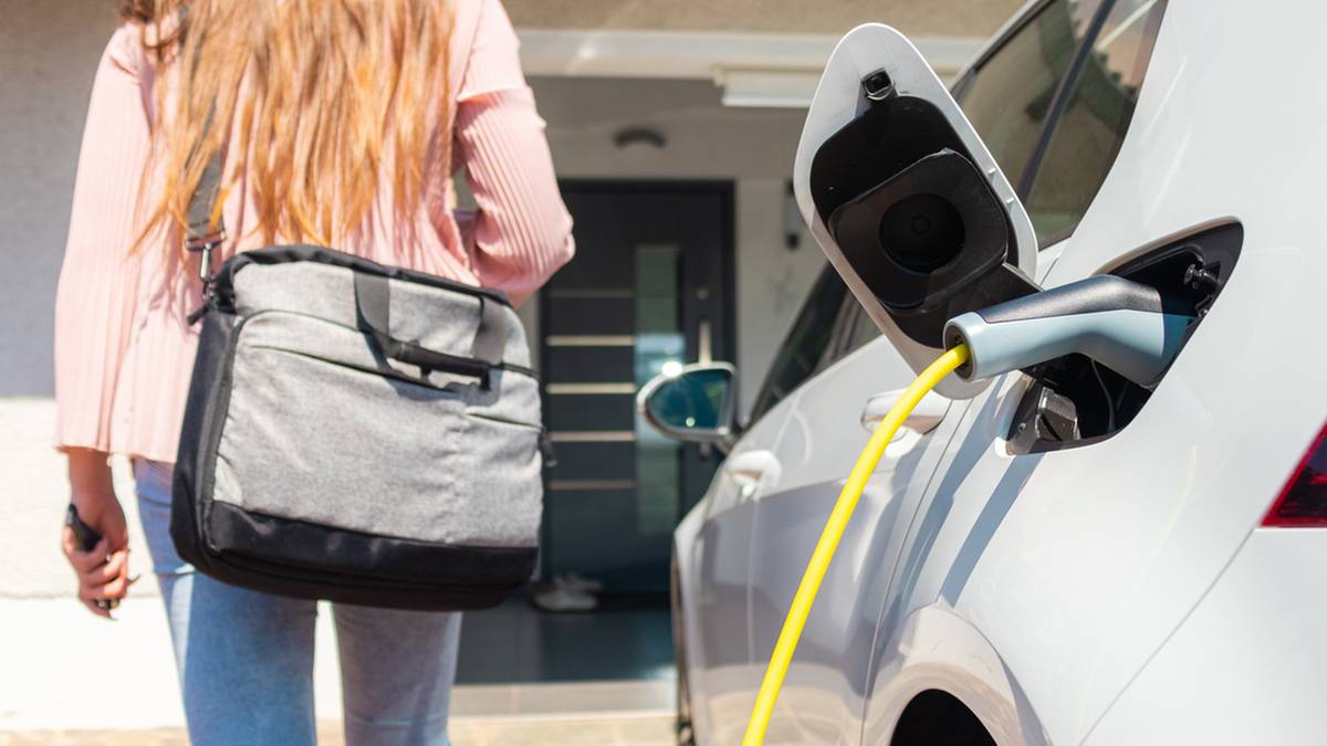 Samochody elektryczne zasilają domy. Szwedzi testują nowatorski system