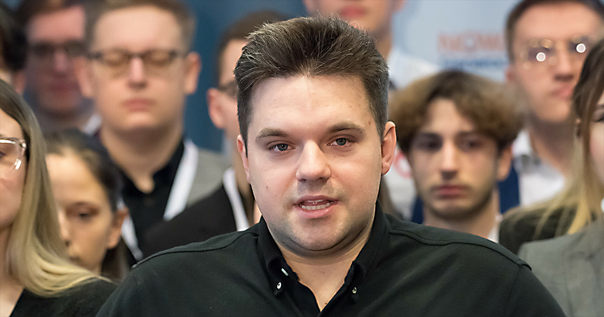 28-letni lekarz milioner rezygnuje z członkostwa w KO