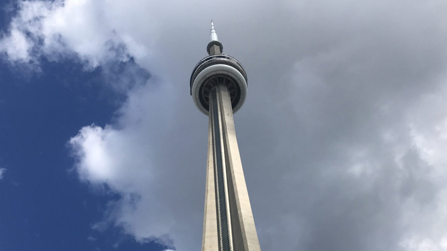 50 lat CN Tower – więcej niż turystyczna atrakcja