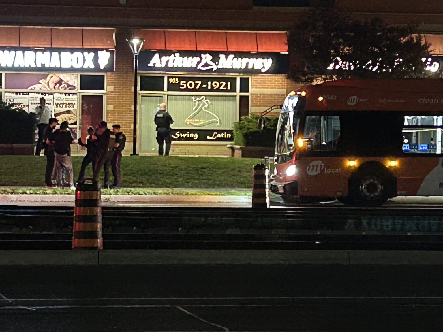 Nastolatek ciężko ranny po ataku nożem w autobusie
