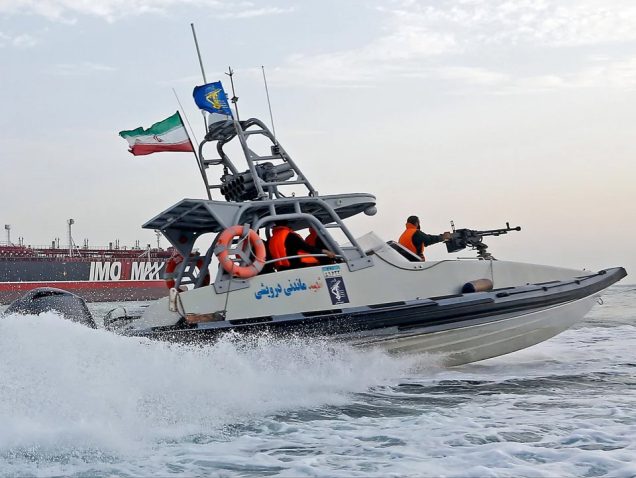Eskalacja w Zatoce Perskiej. Iran atakuje sąsiadów. Cieśinna Ormuz zamknięta