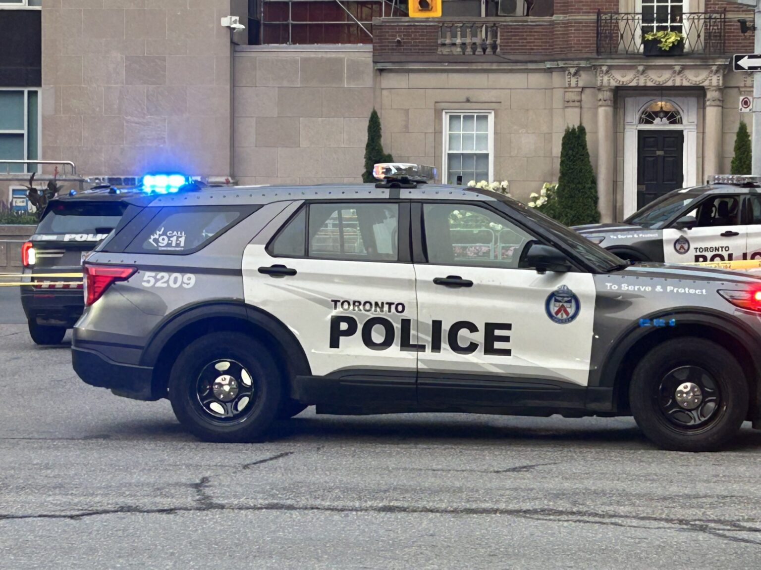 Strzały przed konsulatem USA w Toronto