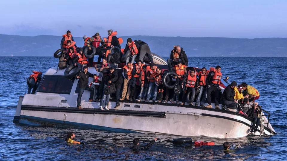 25 dni dryfowali po oceanie. Tragiczny finał podróży migrantów