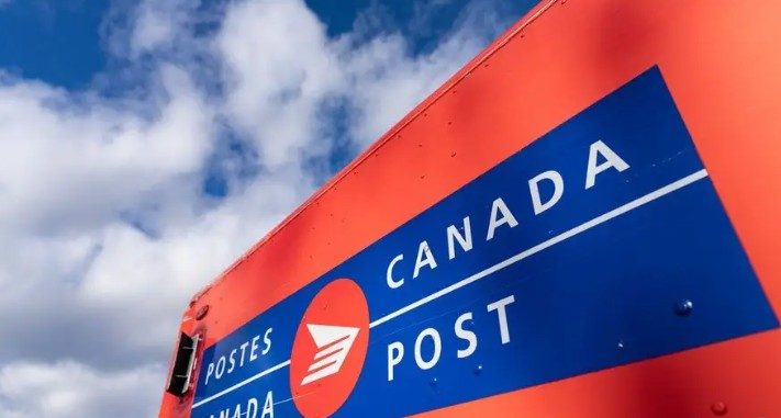 Canada Post wypłaciła 30,8 mln dolarów premii mimo rekordowej straty