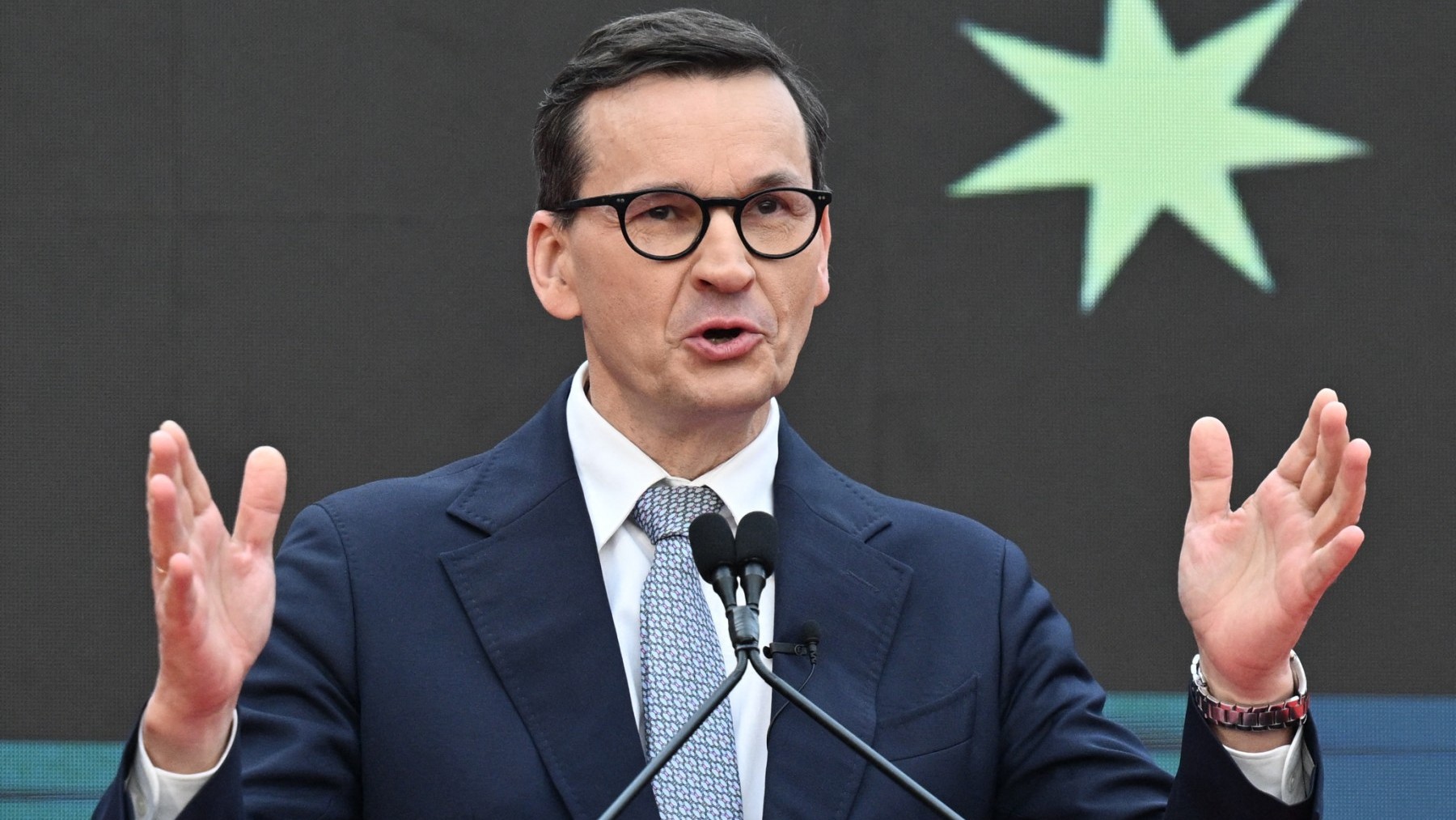 Morawiecki alarmuje: Polsce grozi obniżka ratingu