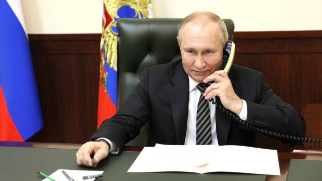 Zagadkowa rozmowa Putina z nieżyjącym (?) dowódcą