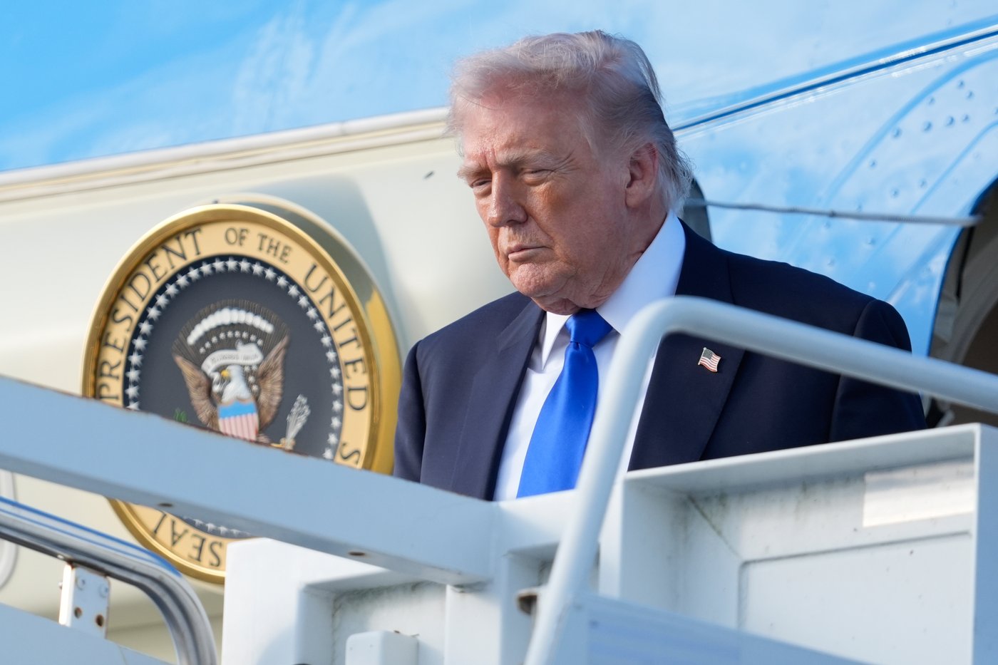Trump zaostrza wojnę handlową z Kanadą