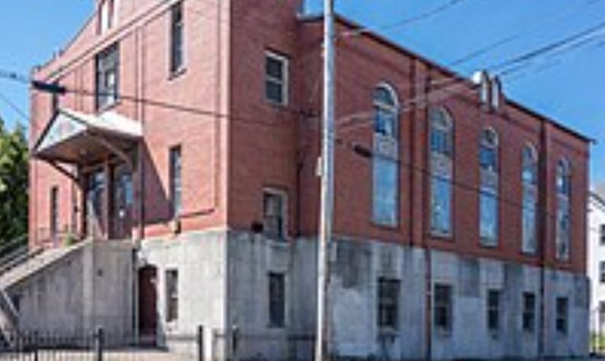 Strzelanina przed synagogą w Belville. Ludzie padli na podłogę