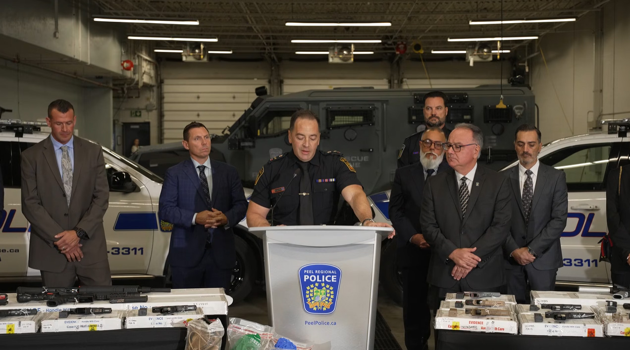 Policja rozbiła siatkę handlarzy bronią