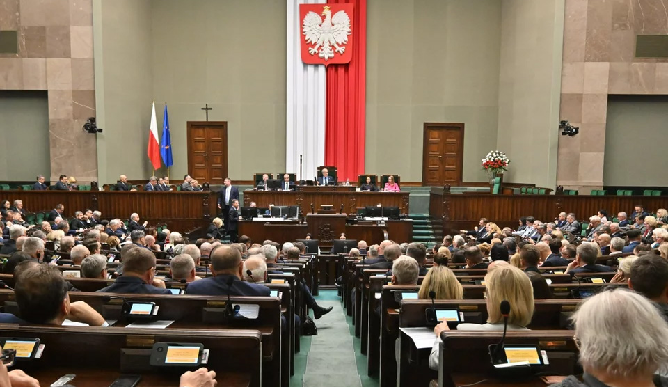 Szczekanie podczas obrad Sejmu