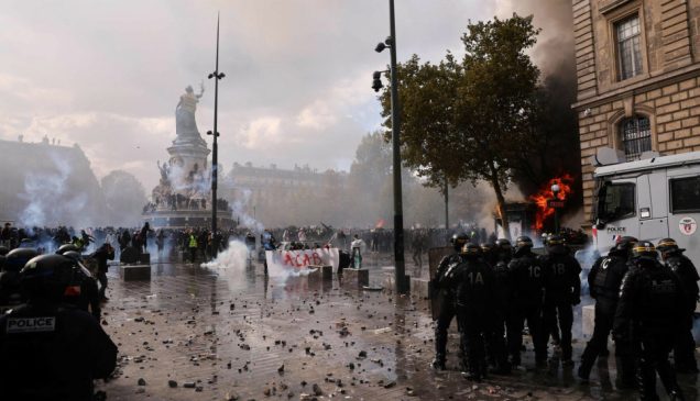 Francja w chaosie. Macron odrzucił dymisję ministra