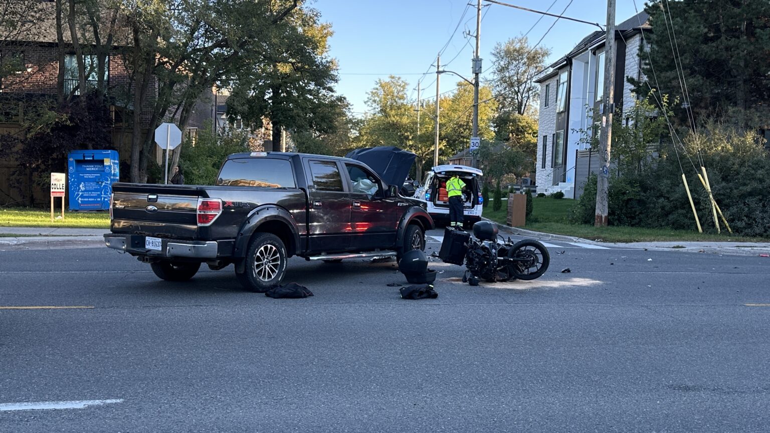 Motocyklista ciężko ranny, pieszy zginął