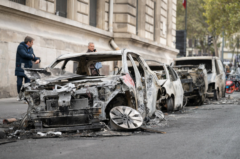 Francja zamyka ulice dla protestujących