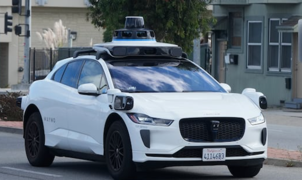 Waymo może odebrać pracę kierowcom taksówek i Ubera w Toronto