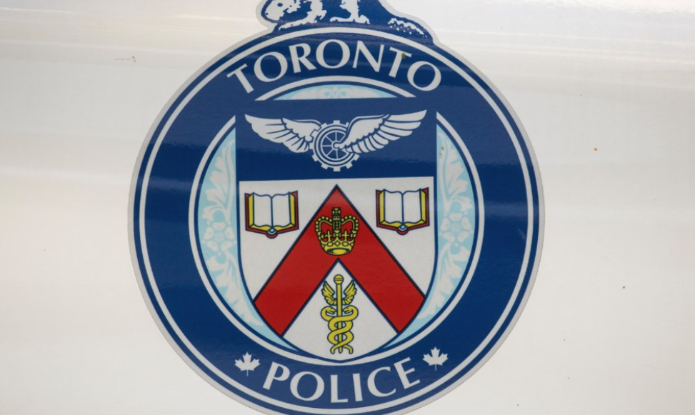 Mieszkaniec Toronto stracił ponad 200 tys. dolarów. Oszuści podszywali się pod policjanta i sędziego