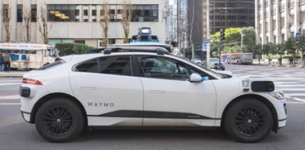 Waymo przetestuje autonomiczne taksówki w Toronto. Pierwsi pasażerowie mają skorzystać z nich w 2028 roku